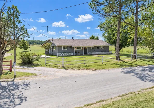 Photo 4 of Single family home for sale at 2220 Well Service Rd, Bowie, TX 76230 | MLS# 21416283 | Listing updated on 2026-10-21