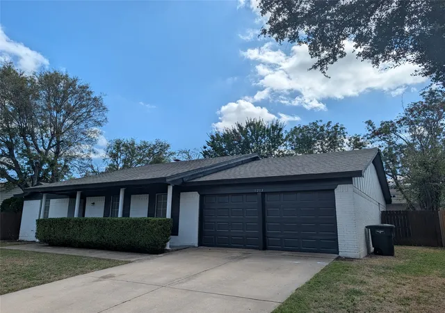 Photo 1 of Single family home for sale at 1213 Prelude Dr, Fort Worth, TX 76134 | MLS# 21416233 | Listing updated on 2026-10-21