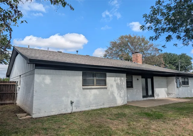 Photo 3 of Single family home for sale at 1213 Prelude Dr, Fort Worth, TX 76134 | MLS# 21416233 | Listing updated on 2026-10-21