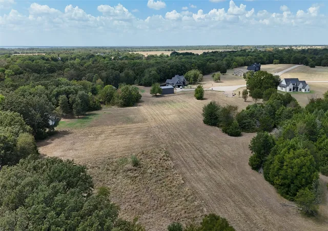 Photo 4 of Land for sale at Tbd Wave Runner Ct, Corsicana, TX 75109 | MLS# 21413943 | Listing updated on 2026-10-21