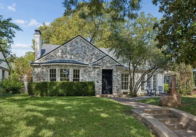 Photo 3 of Single family home for sale at 5407 Vanderbilt Ave, Dallas, TX 75206 | MLS# 21410644 | Listing updated on 2026-10-21