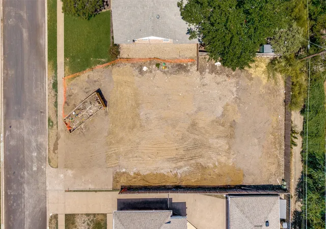 Photo 2 of Land for sale at 7321 Syracuse Dr, Dallas, TX 75214 | MLS# 21416652 | Listing updated on 2026-10-21