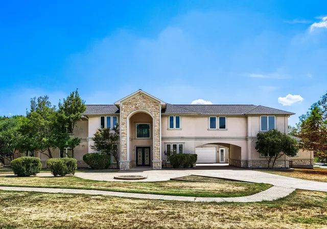 Single family home for sale at 2242 Mountain Lakes Dr, Cedar Hill, TX 75104 | MLS# 21412054 | Listing updated on 2026-10-21