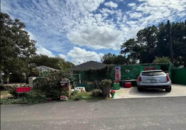 Single family home for sale at 2330 Echo Lake Dr, Dallas, TX 75253 | MLS# 21412272