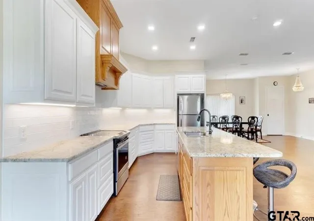 Photo 4 of Single family home for sale at 1005 Stone Brg Rd, Mount Pleasant, TX 75455 | MLS# 21416702 | Listing updated on 2026-10-21