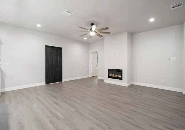 Photo 3 of Single family home for sale at 646 County Rd 4109, Greenville, TX 75401 | MLS# 21416654 | Listing updated on 2026-10-21