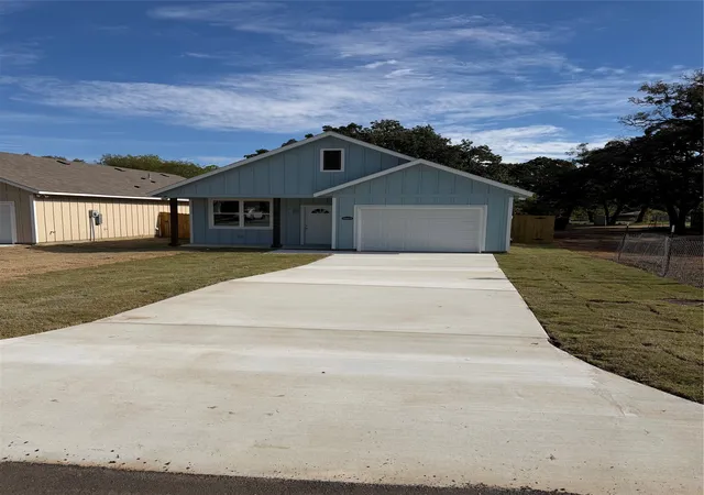 Photo 3 of Single family home for sale at 1604 Smoke Tree Ln, Dallas, TX 75253 | MLS# 21414795 | Listing updated on 2026-10-21