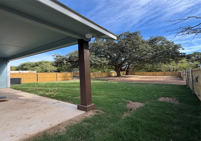 Photo 3 of Single family home for sale at 1604 Smoke Tree Ln, Dallas, TX 75253 | MLS# 21414795 | Listing updated on 2026-10-21