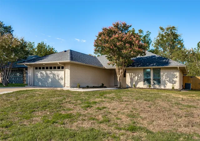 Photo 1 of Single family home for sale at 4113 Hemlock St, Fort Worth, TX 76137 | MLS# 21416323 | Listing updated on 2026-10-21