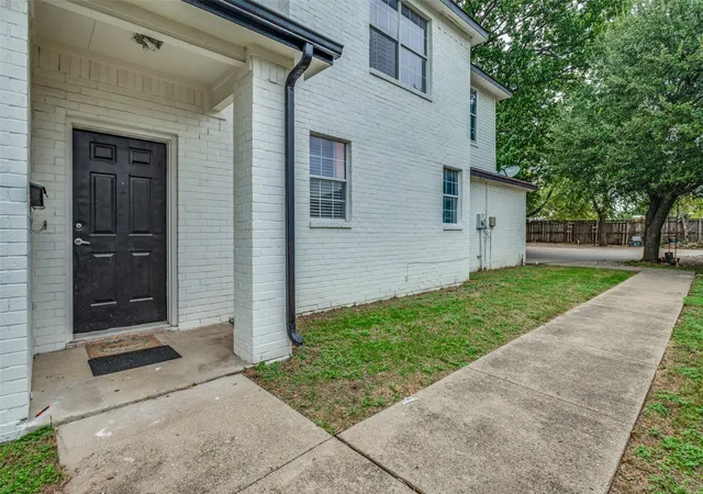 Photo 1 of Single family home for sale at 1215 N Nursery Rd, Irving, TX 75061 | MLS# 21416785 | Listing updated on 2026-10-21