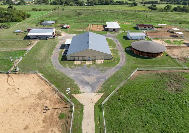 Land for sale at 4425 County Rd 424, Cleburne, TX 76031 | MLS# 21407669