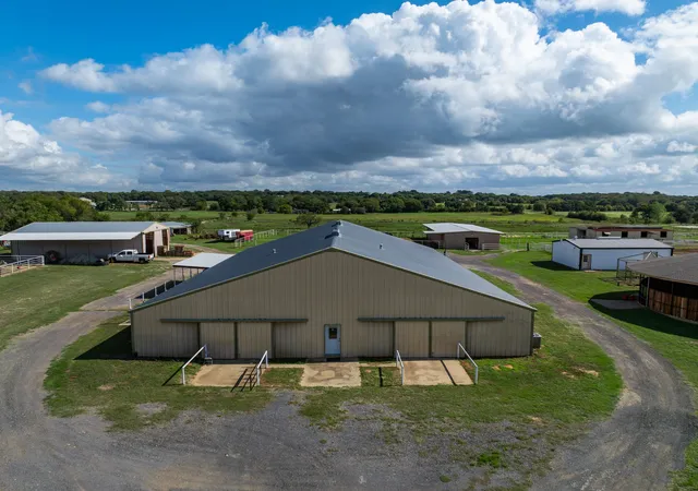 Photo 2 of House for sale at 4425 County Rd 424, Cleburne, TX 76031 | MLS# 21407669 | Listing updated on 2026-10-21