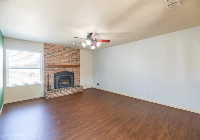 Photo 1 of Single family home for sale at 428 Meadow Ln, Abilene, TX 79602 | MLS# 21416077 | Listing updated on 2026-10-21