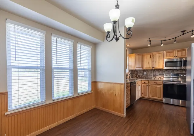 Photo 3 of Single family home for sale at 428 Meadow Ln, Abilene, TX 79602 | MLS# 21416077 | Listing updated on 2026-10-21