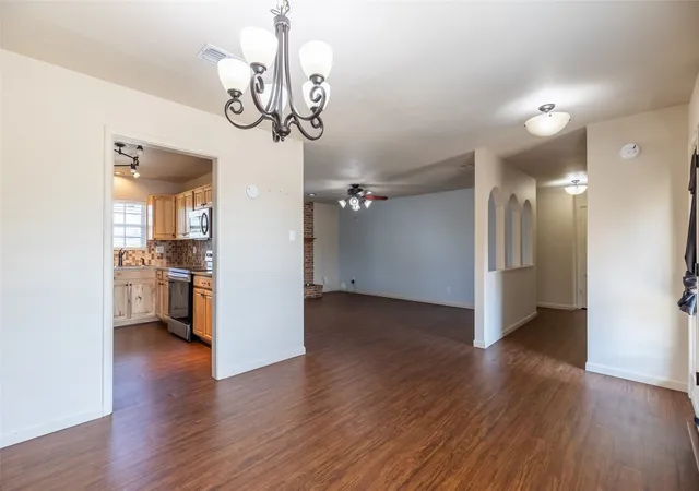 Photo 4 of Single family home for sale at 428 Meadow Ln, Abilene, TX 79602 | MLS# 21416077 | Listing updated on 2026-10-21