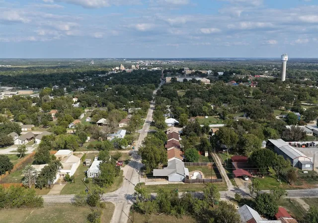 Photo 2 of Single family home for sale at 1610 W Plummer St, Eastland, TX 76448 | MLS# 21415292 | Listing updated on 2026-10-21