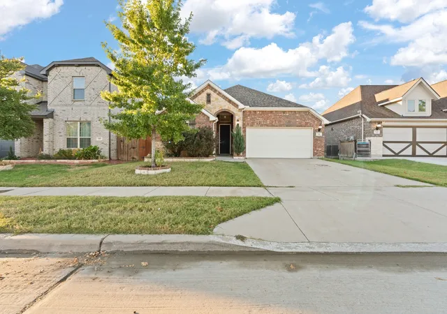 Photo 3 of Single family home for sale at 541 White Bud Ln, Fort Worth, TX 76131 | MLS# 21415139 | Listing updated on 2026-10-30