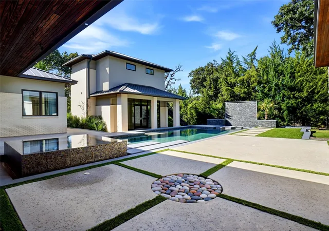 Photo 3 of Mansion for sale at 1204 Andre Ct, Southlake, TX 76092 | MLS# 21381089 | Listing updated on 2026-10-22