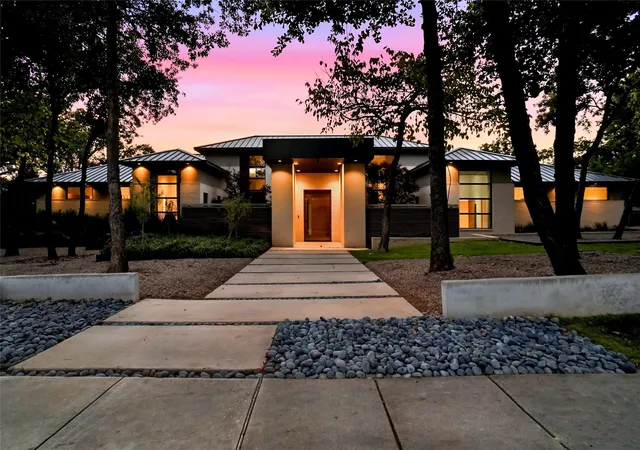 Photo 3 of Single family home for sale at 1204 Andre Ct, Southlake, TX 76092 | MLS# 21381089 | Listing updated on 2026-10-22