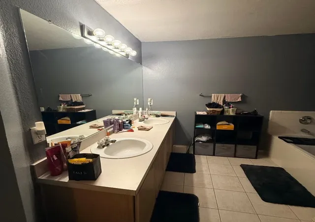 Photo 4 of Single family home for sale at 1901 Citadel Dr, Glenn Heights, TX 75154 | MLS# 21417468 | Listing updated on 2026-10-28