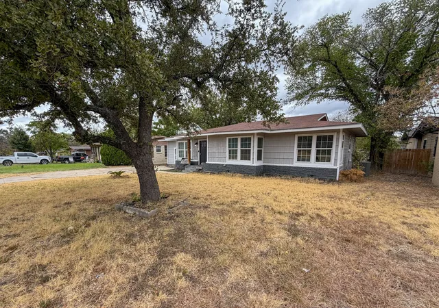 Photo 1 of Single family home for sale at 5433 Greenlee St, Fort Worth, TX 76112 | MLS# 21410179 | Listing updated on 2026-10-22