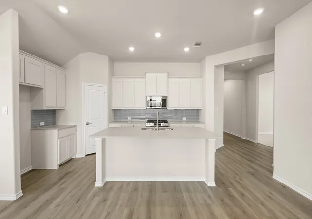 Photo 1 of Single family home for sale at 2212 Castle Rock Ln, Weatherford, TX 76087 | MLS# 21417741 | Listing updated on 2026-10-30