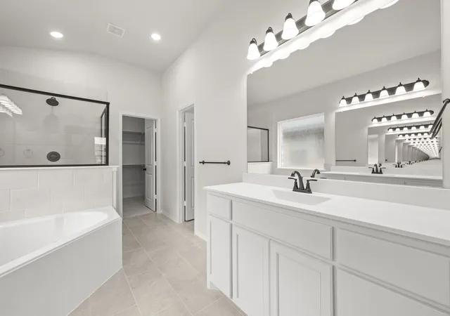 Photo 4 of Single family home for sale at 2821 Holstein Dr, Midlothian, TX 76065 | MLS# 21417751 | Listing updated on 2026-10-27