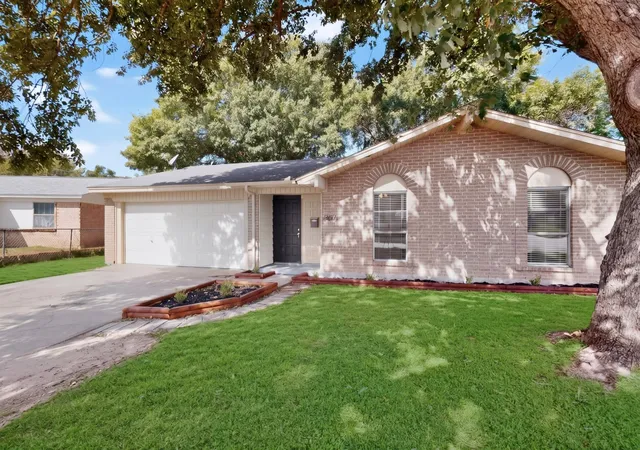 Single family home for sale at 7131 Al Patterson Dr, Dallas, TX 75241 | MLS# 21417743