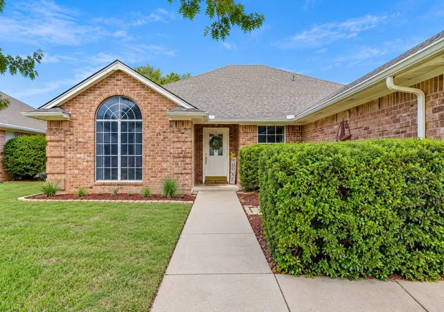 Single family home for sale at 1032 Roundrock Dr, Saginaw, TX 76179 | MLS# 21415359