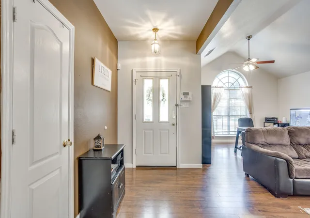Photo 3 of Single family home for sale at 1032 Roundrock Dr, Saginaw, TX 76179 | MLS# 21415359 | Listing updated on 2026-10-31