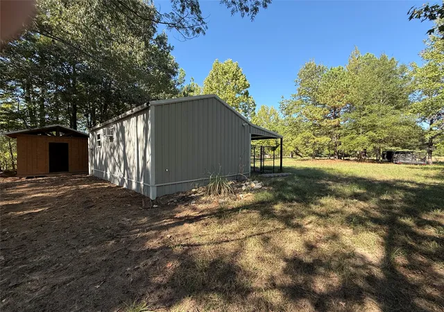 Photo 2 of Single family home for sale at 224 County Rd 3117, Clarksville, TX 75426 | MLS# 21416191 | Listing updated on 2026-10-22