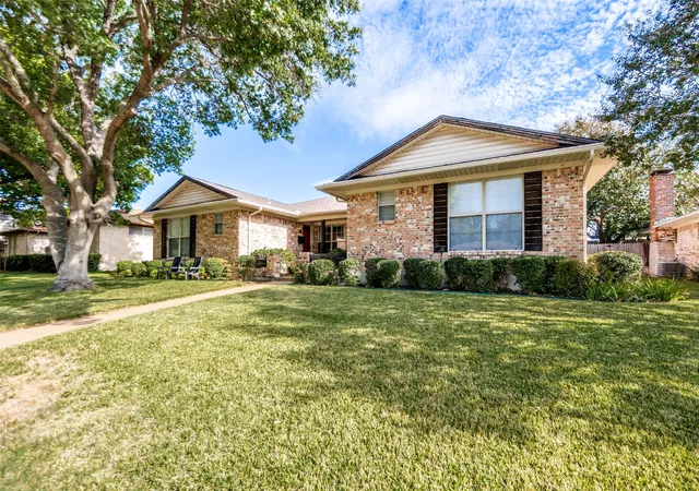 Photo 1 of House for sale at 8324 Lullwater Dr, Dallas, TX 75218 | MLS# 21414957 | Listing updated on 2026-10-22
