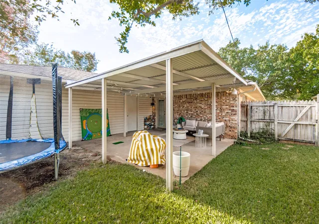 Photo 4 of House for sale at 8324 Lullwater Dr, Dallas, TX 75218 | MLS# 21414957 | Listing updated on 2026-10-22