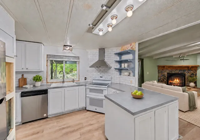 Photo 3 of Manufactured home for sale at 320 S Texas St, Graford, TX 76449 | MLS# 21408494 | Listing updated on 2026-10-22