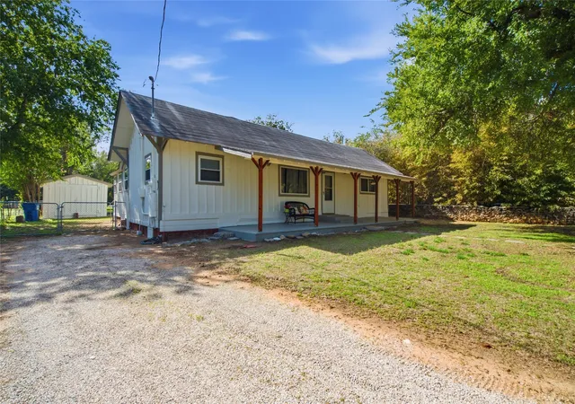 Photo 2 of Single family home for sale at 476 E Church St, Bluff Dale, TX 76433 | MLS# 21416084 | Listing updated on 2026-10-22