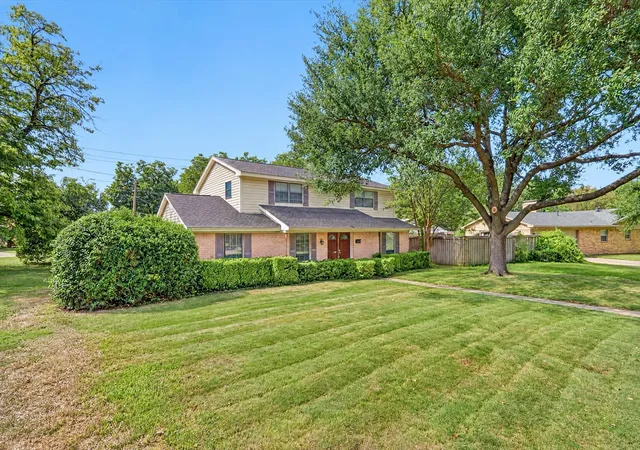 Photo 1 of Single family home for sale at 1907 Deep Valley Dr, Richardson, TX 75080 | MLS# 21418113 | Listing updated on 2026-10-22