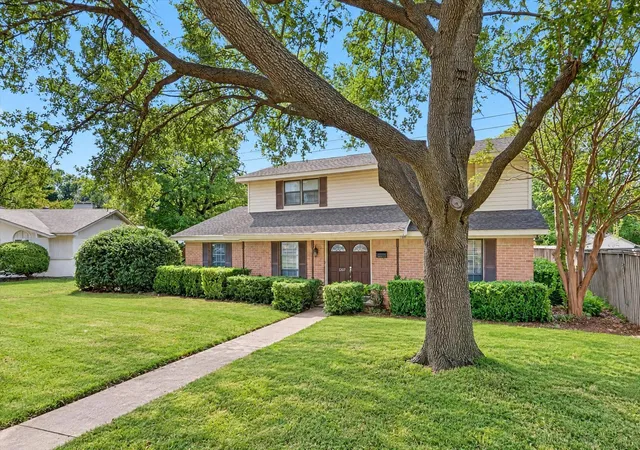 Photo 2 of Single family home for sale at 1907 Deep Valley Dr, Richardson, TX 75080 | MLS# 21418113 | Listing updated on 2026-10-22