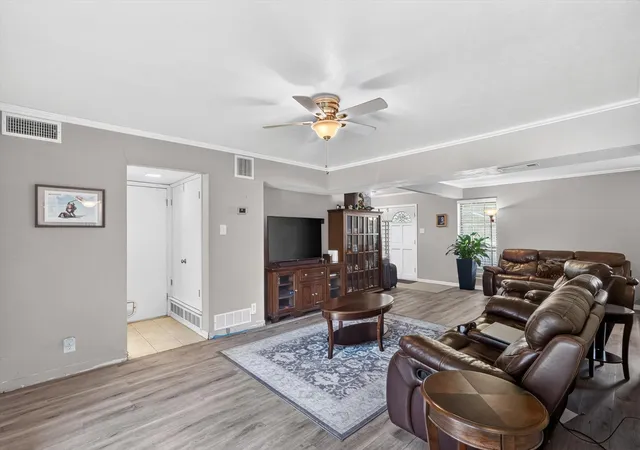 Photo 4 of Single family home for sale at 1907 Deep Valley Dr, Richardson, TX 75080 | MLS# 21418113 | Listing updated on 2026-10-22