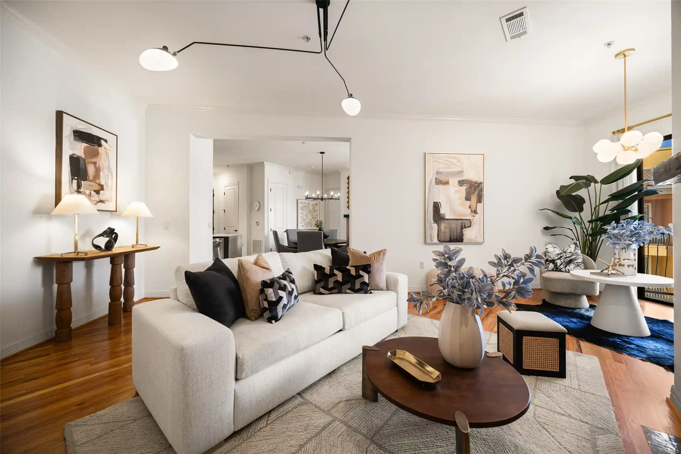 Listing Photo 1 - Condo for sale in 8616 Turtle Creek Blvd located at 8616 Turtle Creek Blvd, Dallas, TX 75225 - Unit #516