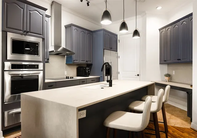 Photo 3 of Condo for sale at 8616 Turtle Crk Blvd #516, Dallas, TX 75225 | MLS# 21417520 | Listing updated on 2026-10-22