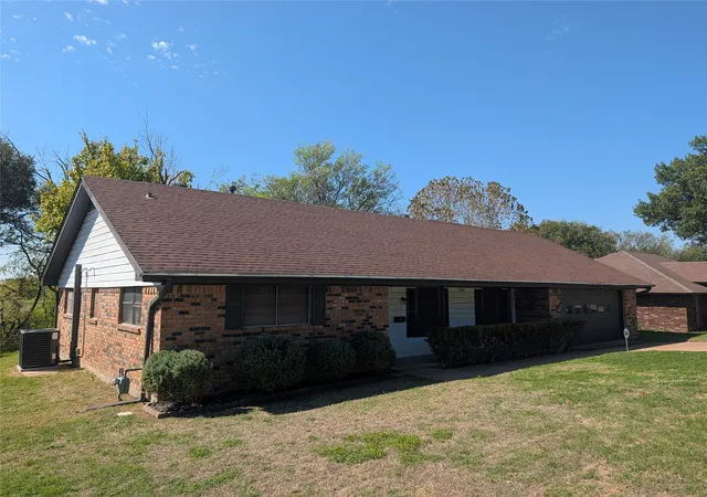 Photo 1 of Single family home for sale at 7600 Trimble Dr, Fort Worth, TX 76134 | MLS# 21418122 | Listing updated on 2026-10-22