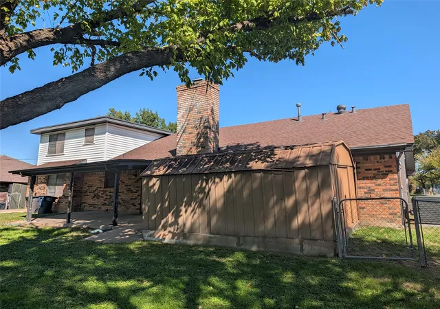 Photo 3 of Single family home for sale at 7600 Trimble Dr, Fort Worth, TX 76134 | MLS# 21418122 | Listing updated on 2026-10-22