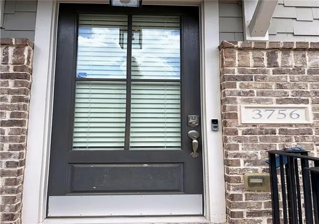 Photo 4 of Townhouse for sale at 3756 Huger Pl SE, Smyrna, GA 30080 | MLS# 7797197 | Listing updated on 2026-10-29
