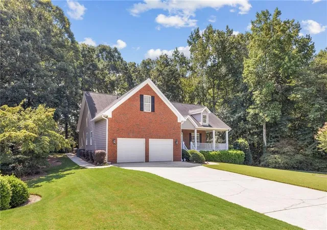 Photo 2 of Single family home for sale at 2620 Democracy Dr, Buford, GA 30519 | MLS# 7828435 | Listing updated on 2026-09-09