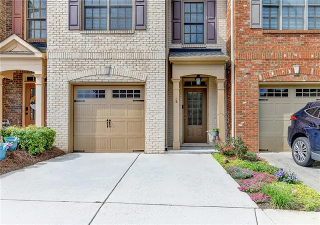 Photo 3 of Townhouse for sale at 2726 Beynon Ln, Suwanee, GA 30024 | MLS# 7840818 | Listing updated on 2026-09-25