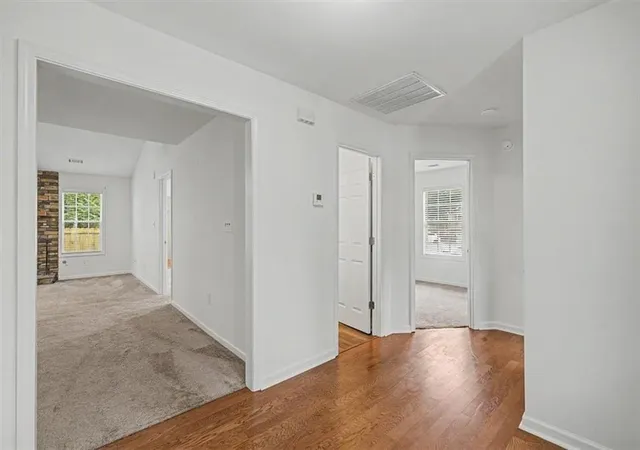 Photo 3 of Single family home for sale at 211 W Bridge Dr, Dallas, GA 30157 | MLS# 7831797 | Listing updated on 2026-10-06