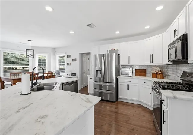 Photo 2 of Single family home for sale at 4960 Niagara Dr Nw, Acworth, GA 30102 | MLS# 7831708 | Listing updated on 2026-09-10