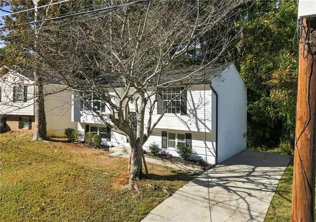 Photo 2 of Single family home for sale at 2075 Countydown Ln, Stone Mountain, GA 30088 | MLS# 7860607 | Listing updated on 2026-10-29