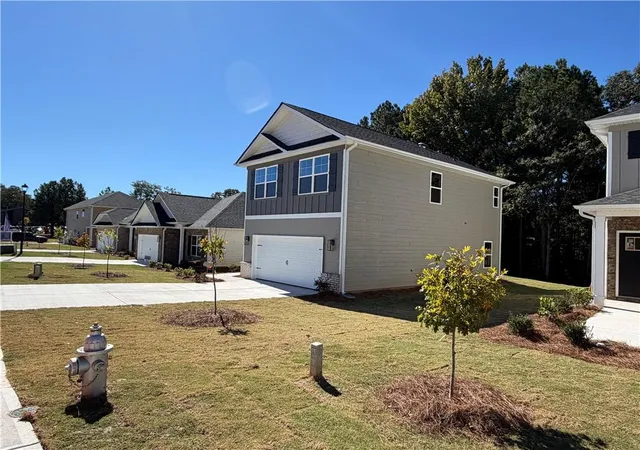 Photo 3 of Single family home for sale at 148 Chaucer Ln, Carrollton, GA 30117 | MLS# 7859072 | Listing updated on 2026-10-27