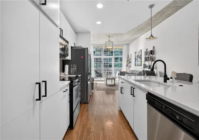 Listing Photo 1 - Condo for sale in building located at 943 Peachtree St Ne, Atlanta, GA 30309 - Unit #1602